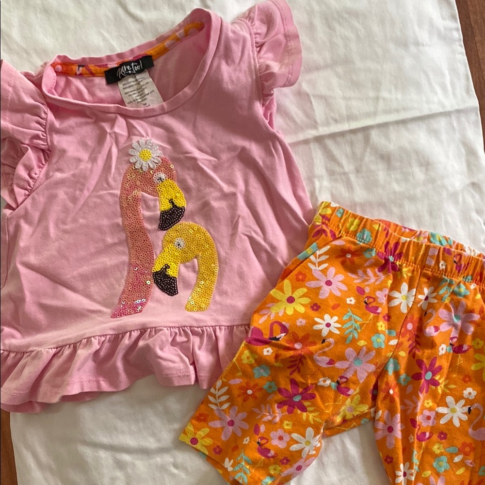 Rare too size 2T very cute short set
